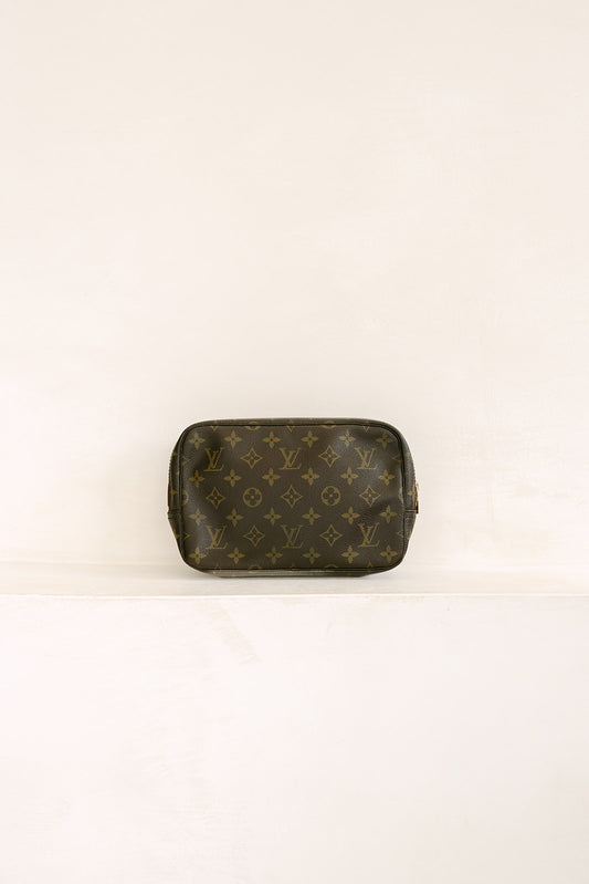 LV Monogram Trousse 23