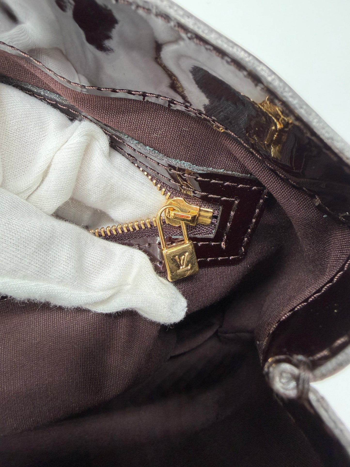 Louis Vuitton Vernis Wilshire PM Amarante
