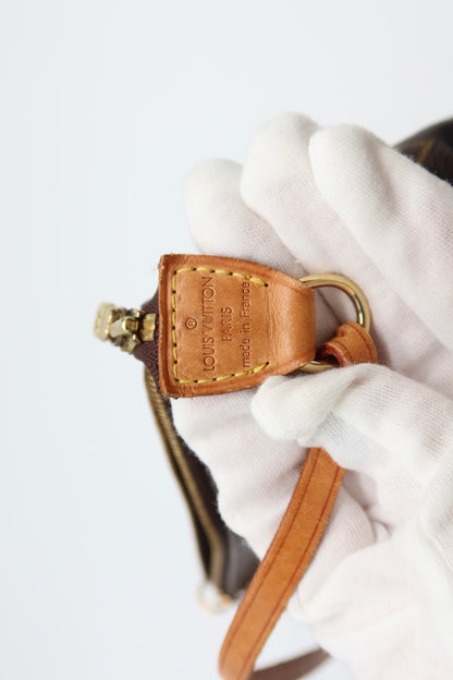 Louis Vuitton Monogram Pochette