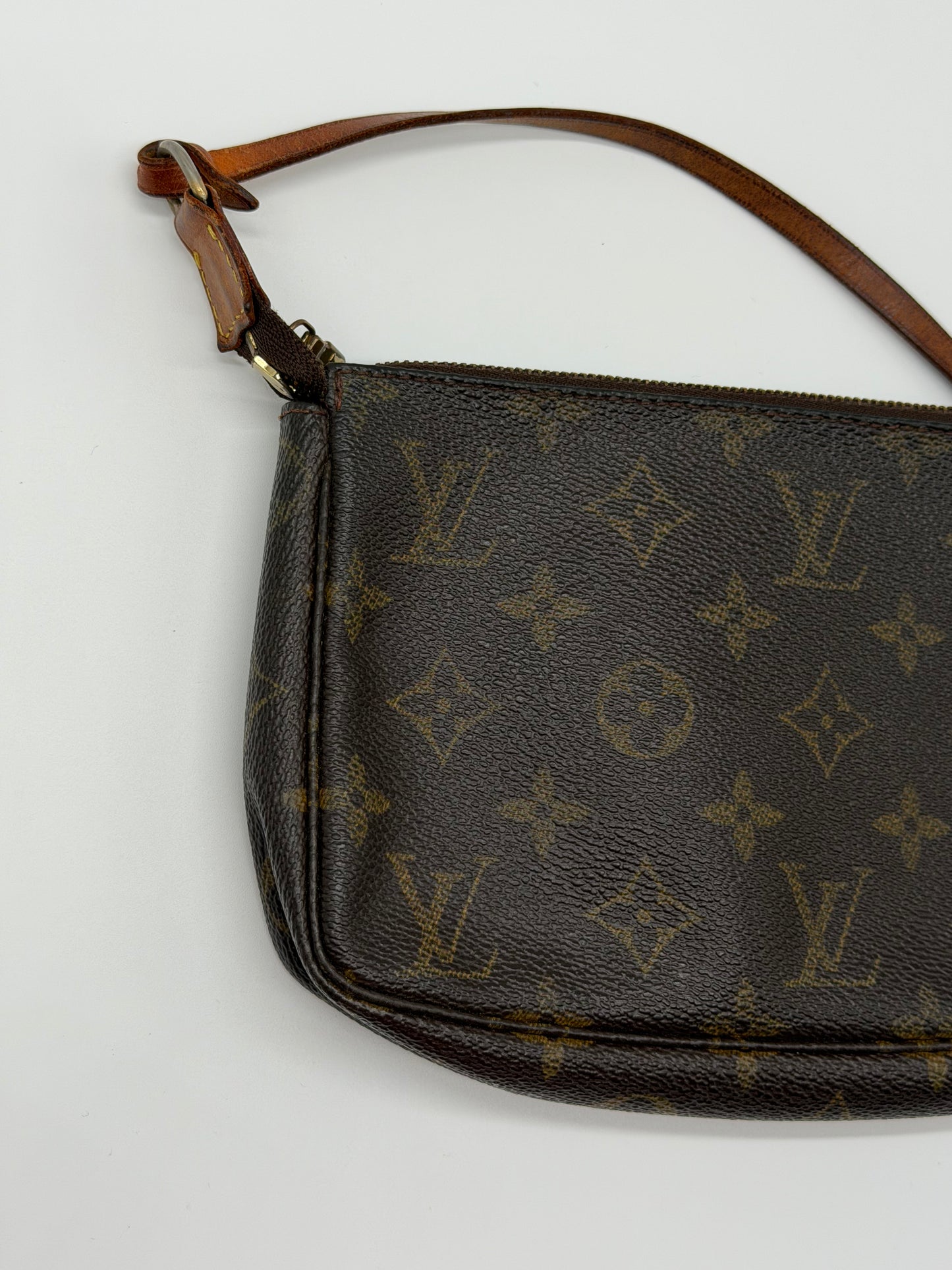 LV Vintage Monogram Pochette