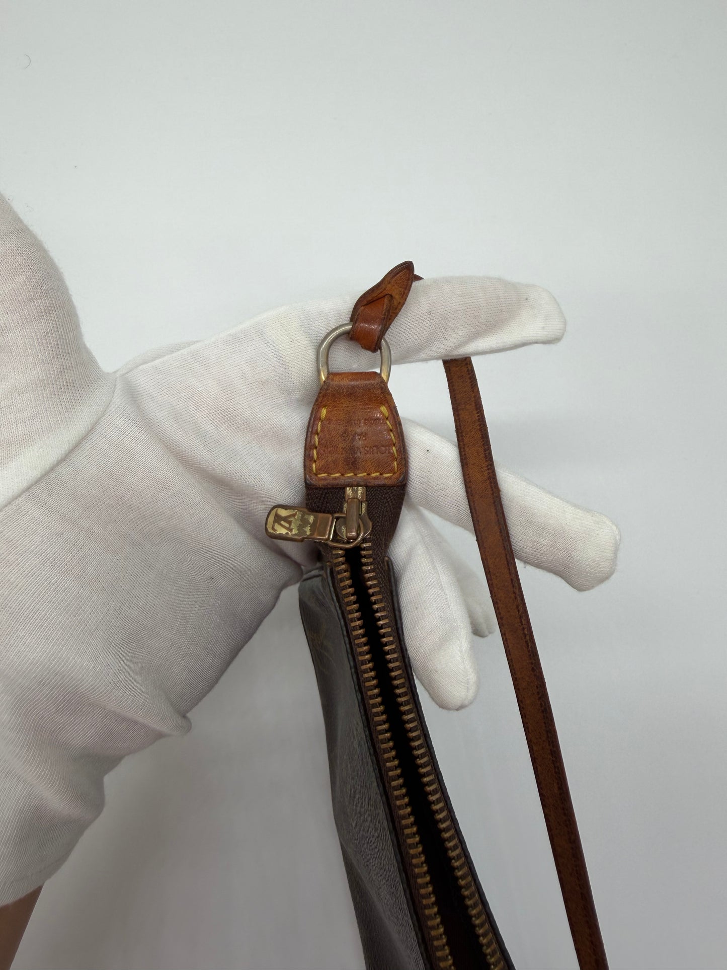 LV Vintage Monogram Pochette