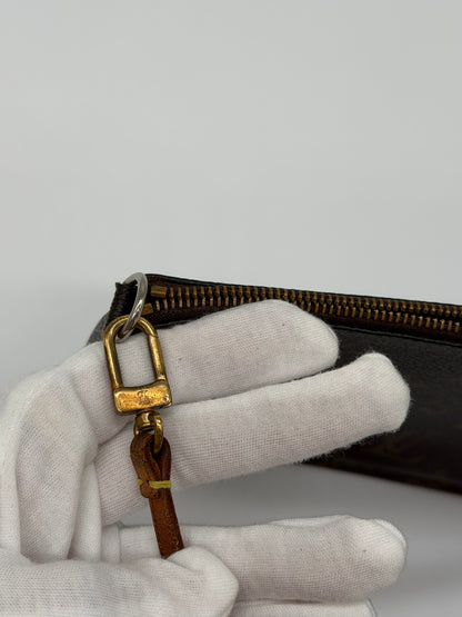 LV Vintage Monogram Pochette