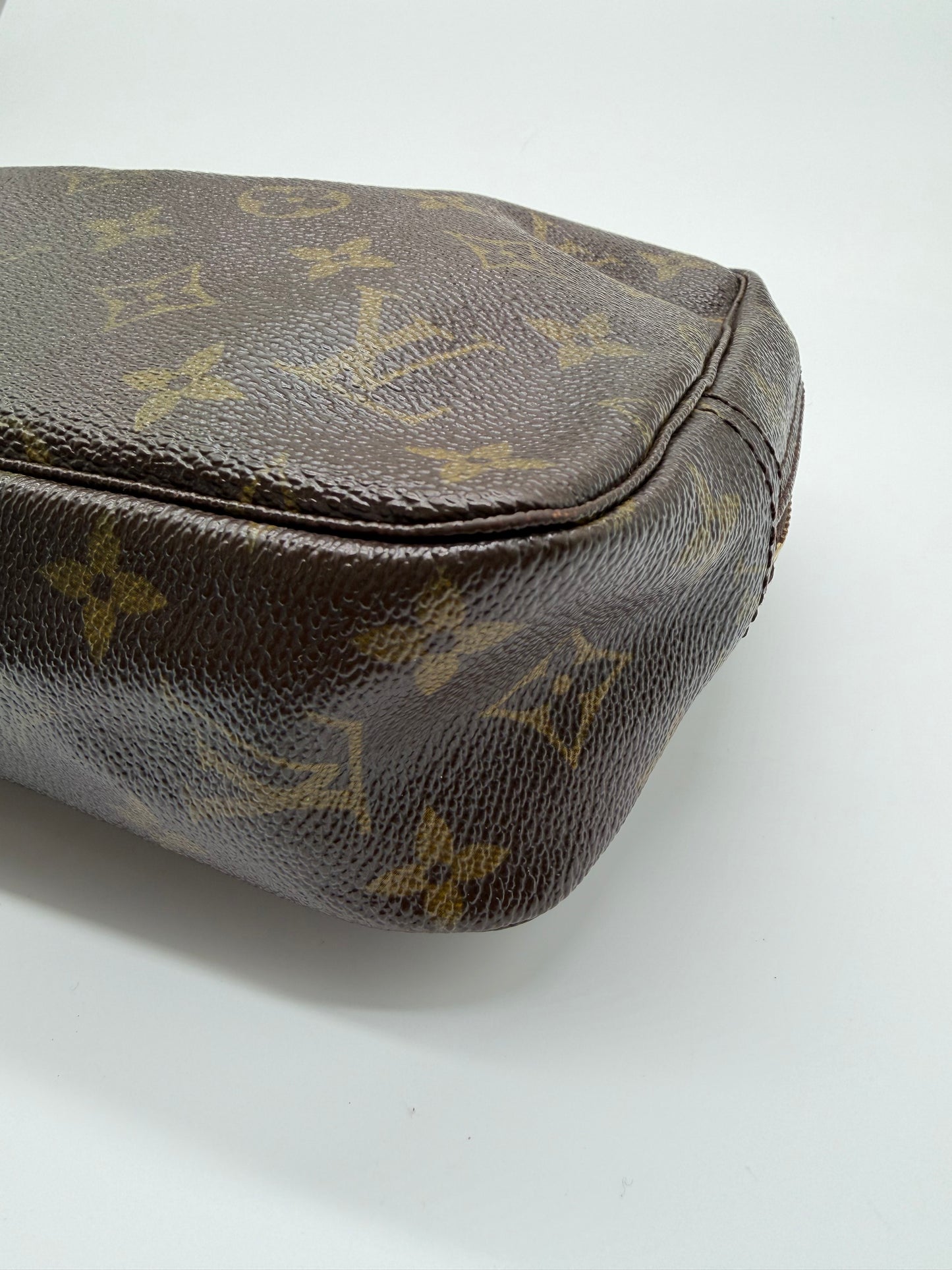 LV Monogram Trousse 23