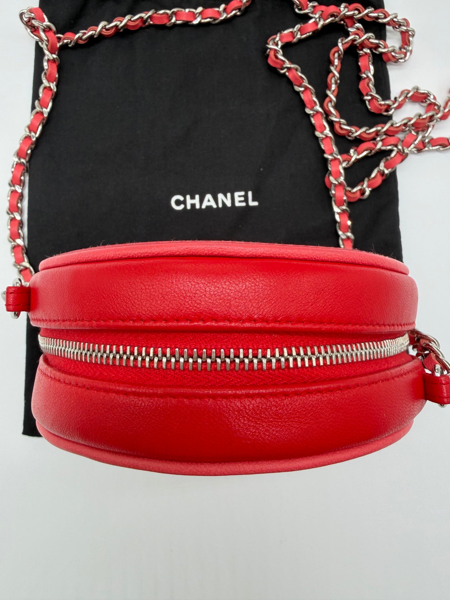 2019 Chanel Red/Pink Lambskin Round Crossbody