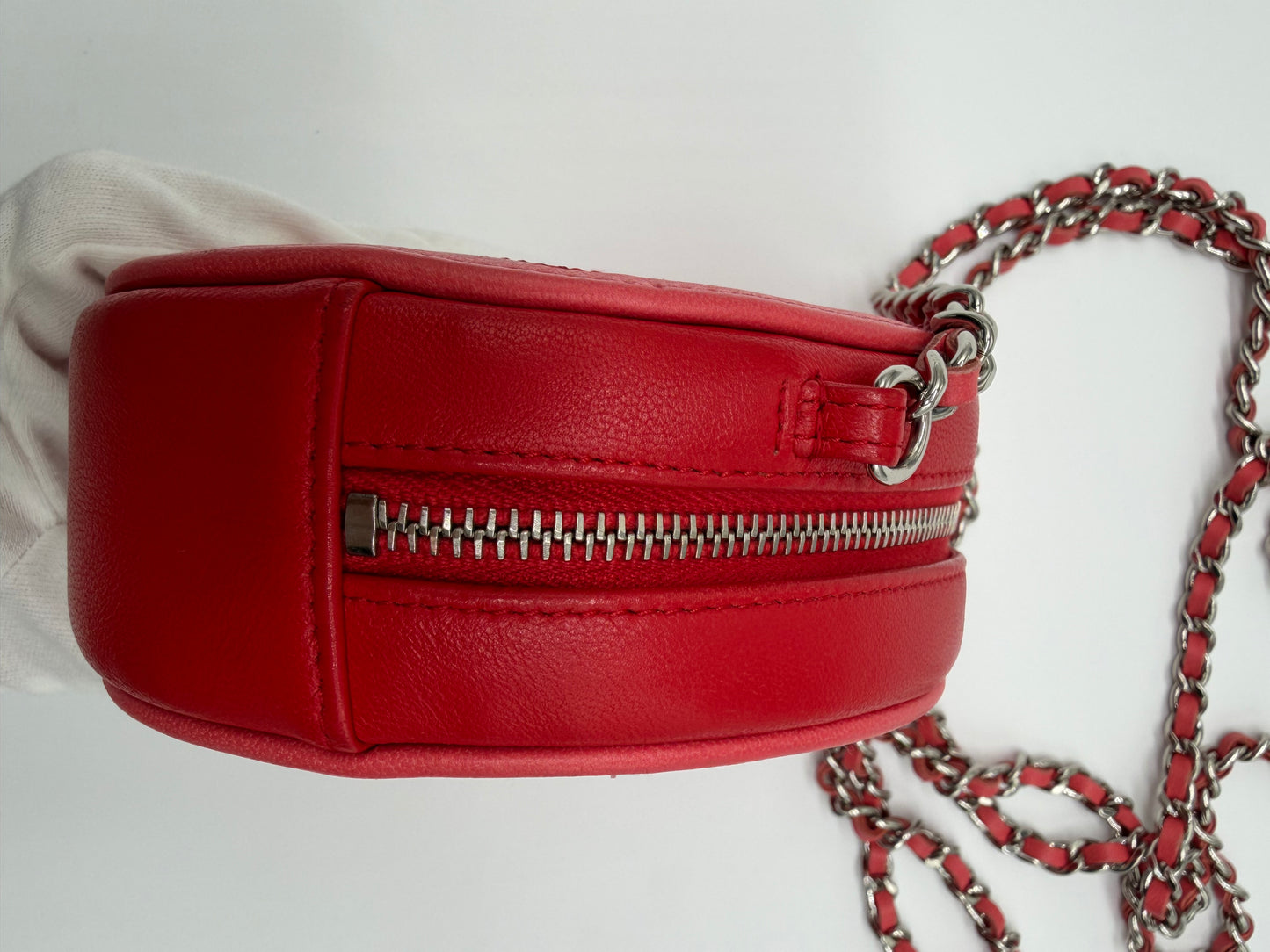 2019 Chanel Red/Pink Lambskin Round Crossbody