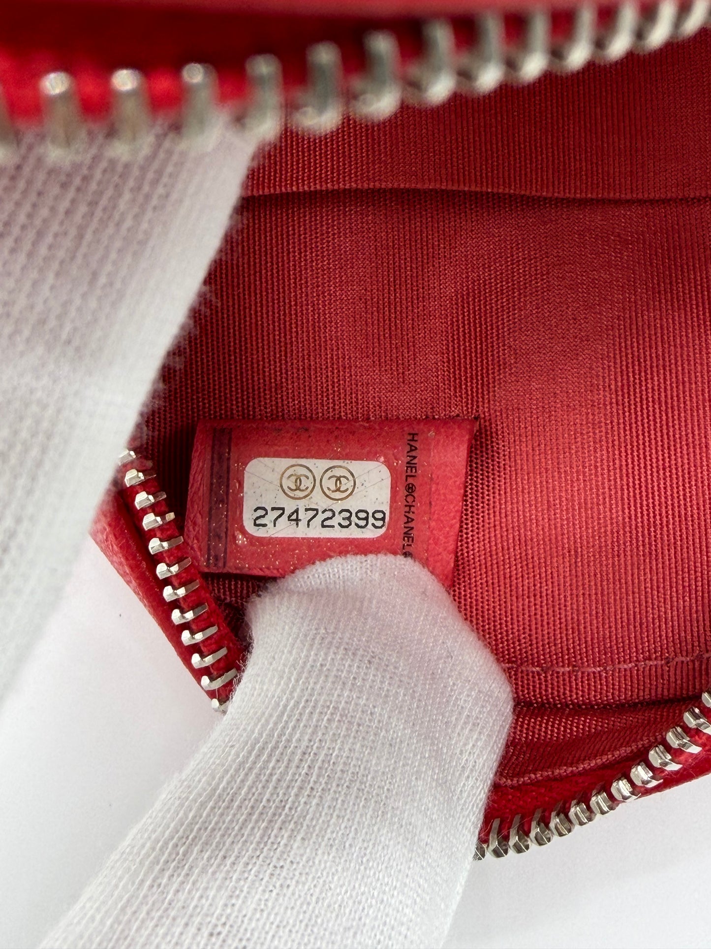 2019 Chanel Red/Pink Lambskin Round Crossbody