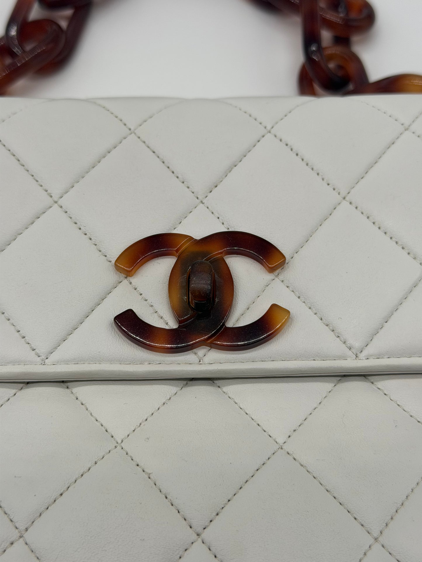 1994 Chanel White Lambskin Tortoiseshell Resin Chain Flap Bag