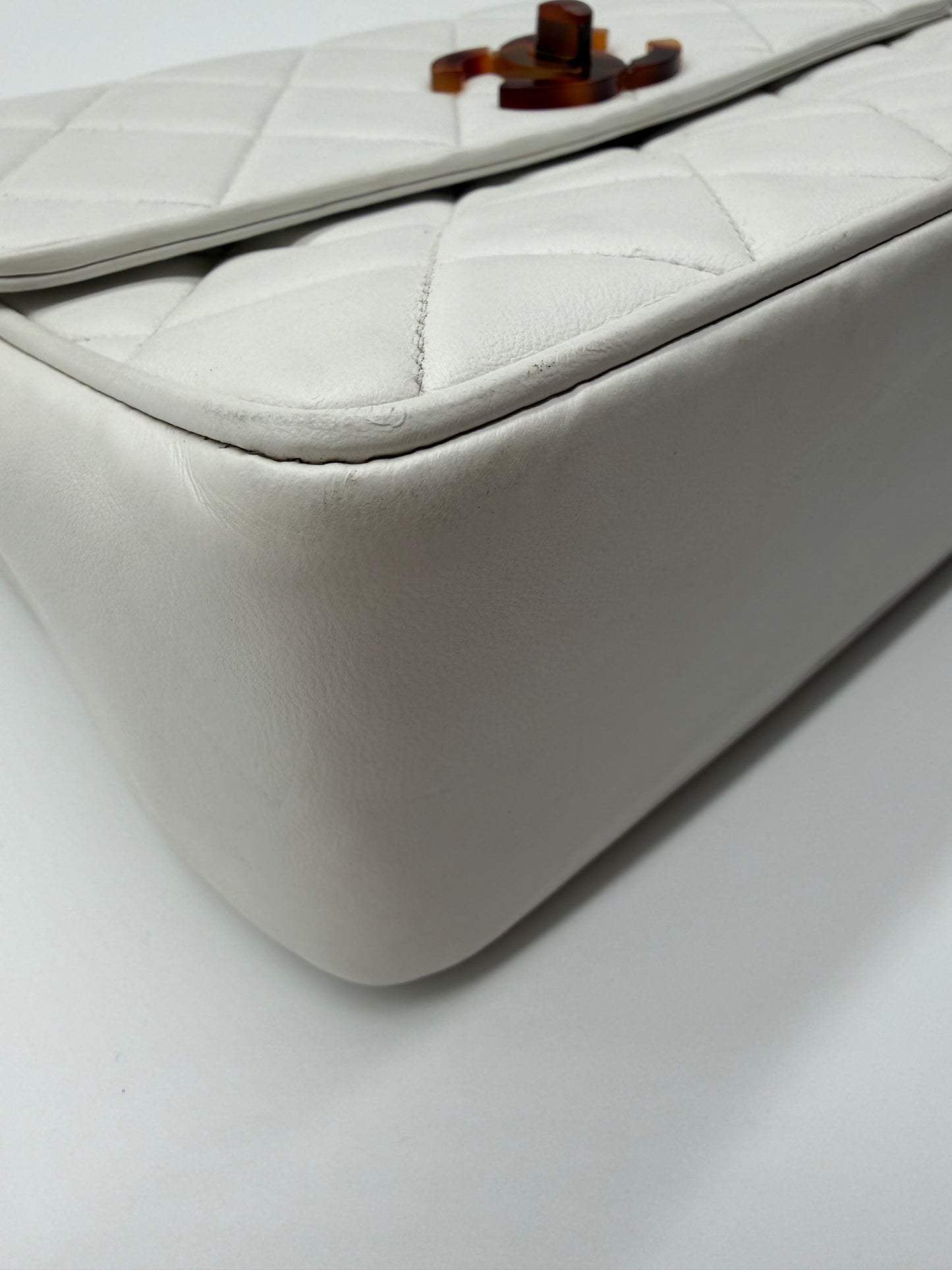 1994 Chanel White Lambskin Tortoiseshell Resin Chain Flap Bag