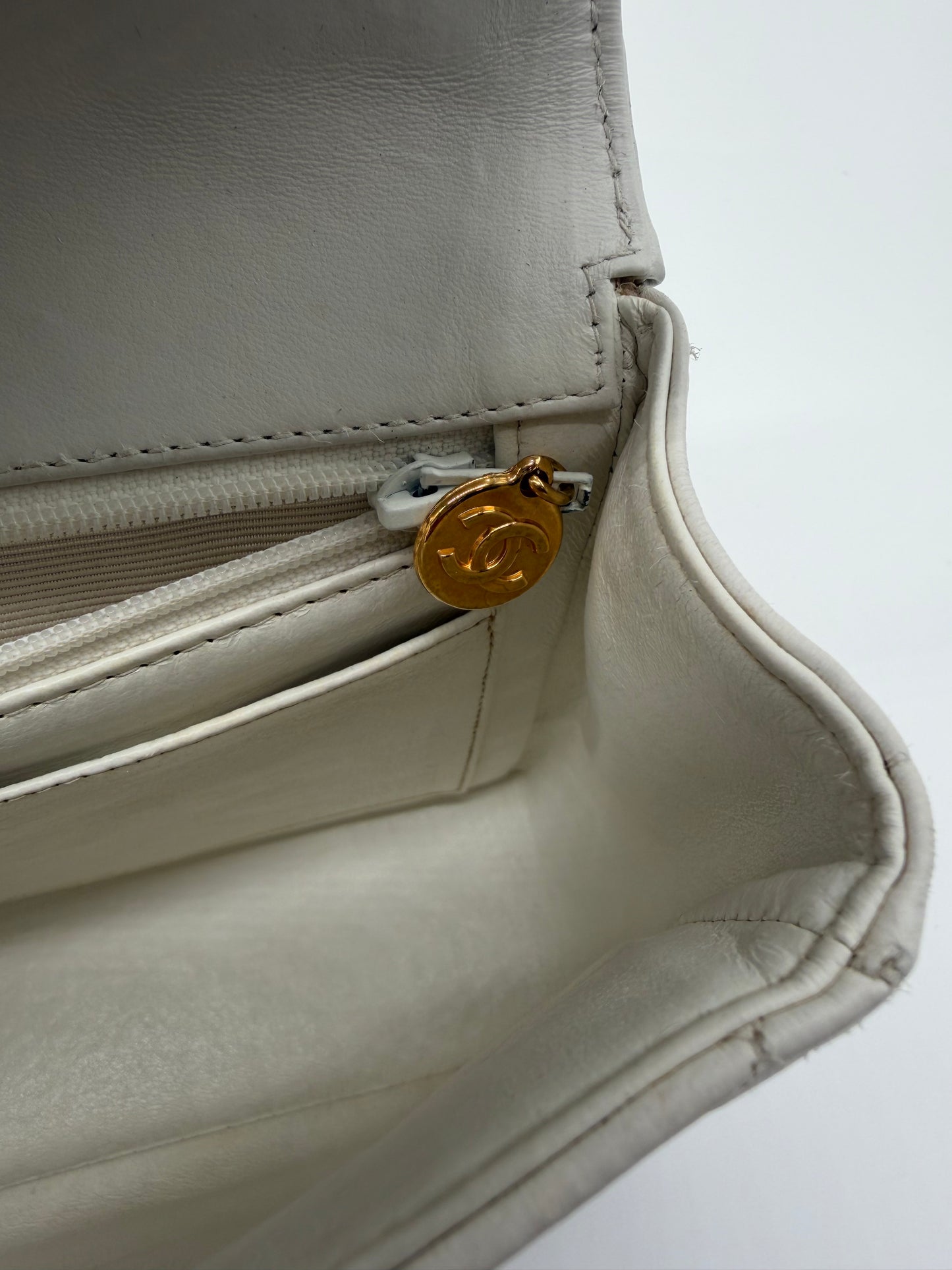 1994 Chanel White Lambskin Tortoiseshell Resin Chain Flap Bag