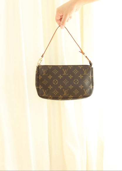 Louis Vuitton Monogram Pochette